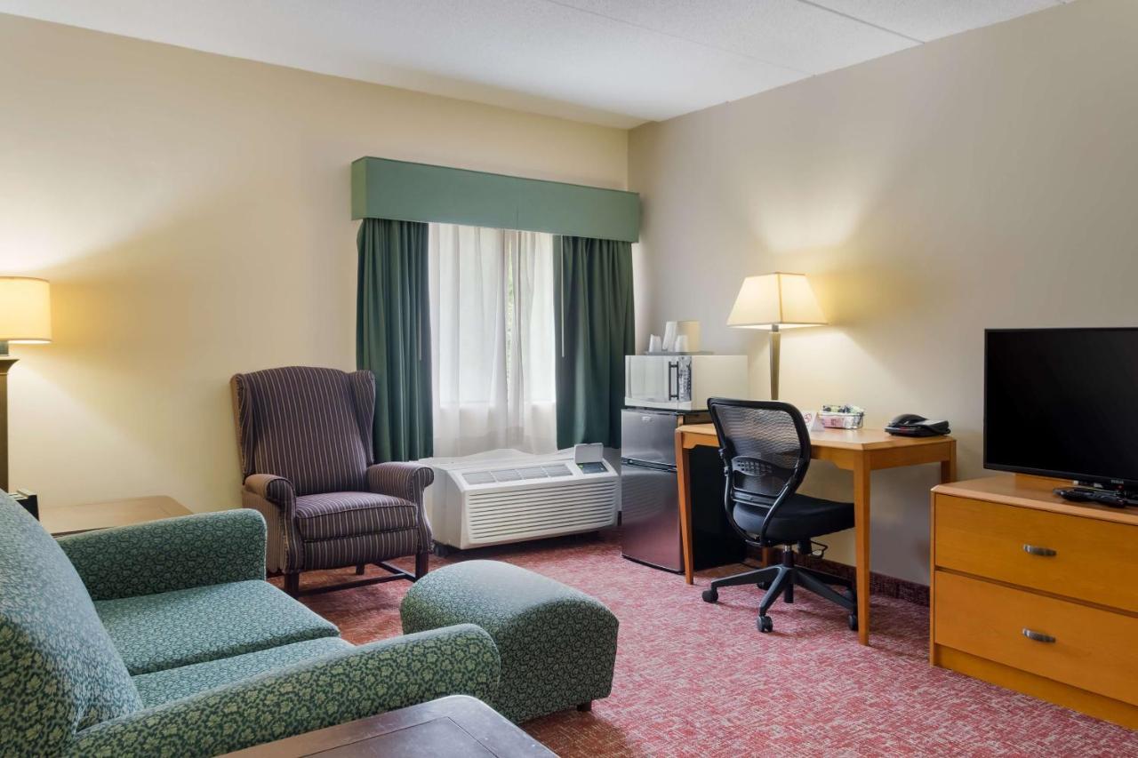 All Seasons Inn & Suites Smithfield Bagian luar foto